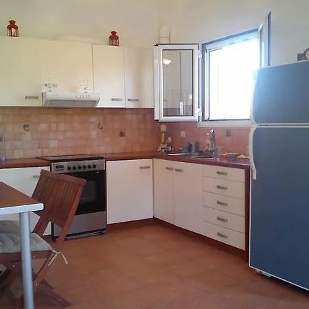 Rent Your Own House In Pefki/evoia. شقة