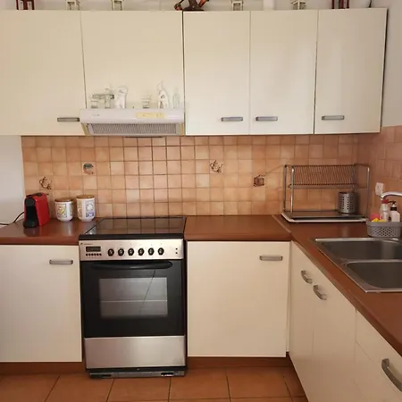 Apartamento Relaxing Summer House With Garden & Private Parking 4 Min From In Pefki (Evia)