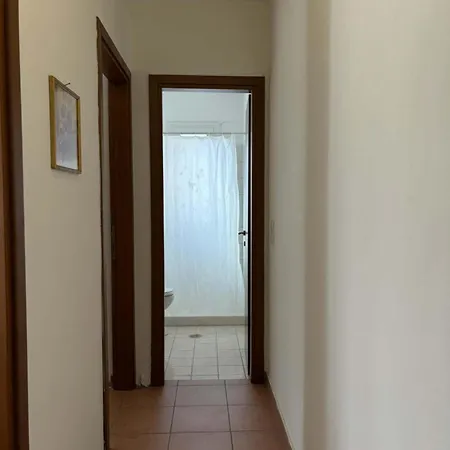 Relaxing Summer House With Garden & Private Parking 4 Min From In