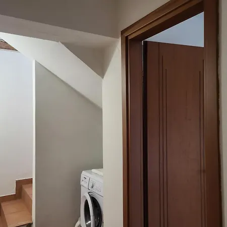 Relaxing Summer House With Garden & Private Parking 4 Min From In דירה *
