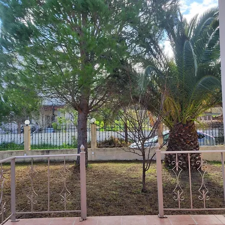 Relaxing Summer House With Garden & Private Parking 4 Min From In Apartment *