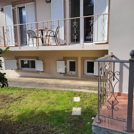 Apartment Relaxing Summer House With Garden & Private Parking 4 Min From In