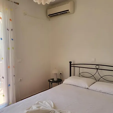 Apartment Relaxing Summer House With Garden & Private Parking 4 Min From In Pefki (Evia)