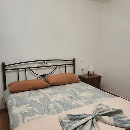 Relaxing Summer House With Garden & Private Parking 4 Min From In Apartment Pefki (Evia)