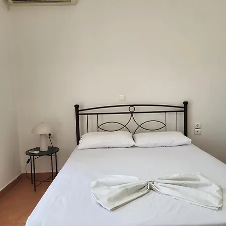 Relaxing Summer House With Garden & Private Parking 4 Min From In