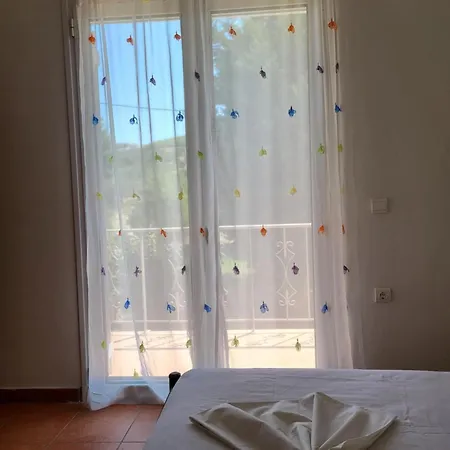 Relaxing Summer House With Garden & Private Parking 4 Min From In Apartment Pefki (Evia)