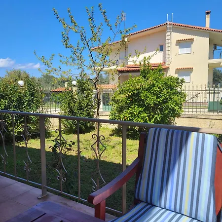 Relaxing Summer House With Garden & Private Parking 4 Min From In *