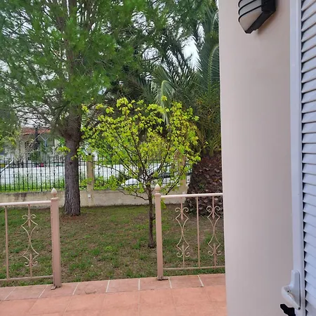 Relaxing Summer House With Garden & Private Parking 4 Min From In Apartment Pefki (Evia)
