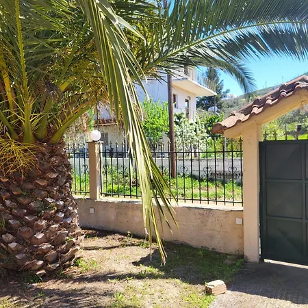 Relaxing Summer House With Garden & Private Parking 4 Min From In * Pefki (Evia)