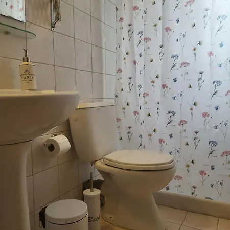 Apartment Relaxing Summer House With Garden & Private Parking 4 Min From In Pefki (Evia)