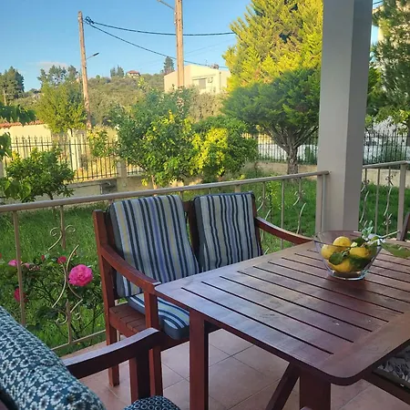 Relaxing Summer House With Garden & Private Parking 4 Min From In *