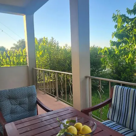 Relaxing Summer House With Garden & Private Parking 4 Min From In Apartment *